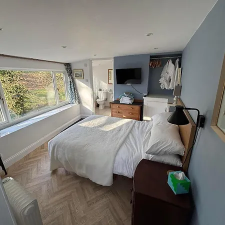The Guest 3* Saint Mary